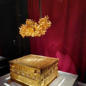 the golden diadem and reliquary of Philip II king of Macedonia - Royal Tombs of Vergina