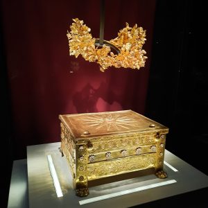 Philip the second king of Macedonia's golden diadem and golden urn